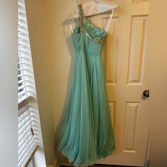 Tony Bowls Le Gala Gown - 112501 size 2 fits like a 0 - Picture 12 of 14